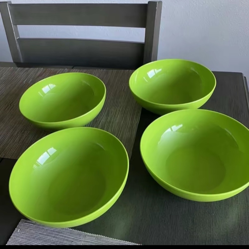 Tupperware Green Dining Bowl Set